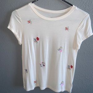 American Eagle embroidered flower tee